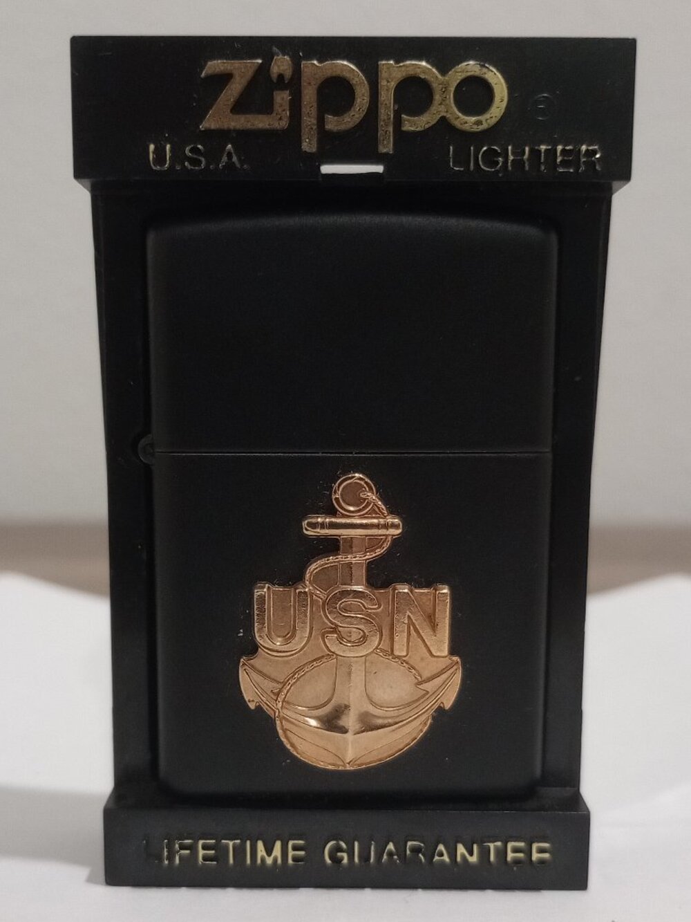 VINTAGE 90s ZIPPO BLACK US NAVY USN ANCHOR EMBLEM LIGHTER UNFIRED (NOS)
